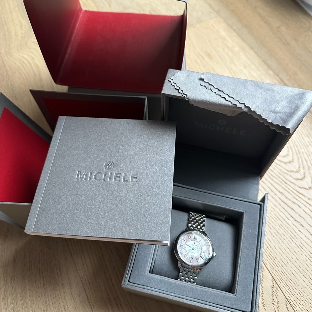 Authentic Michelle Serein watch. Mother of Pearl Lavender dial set - Picture 2 of 12